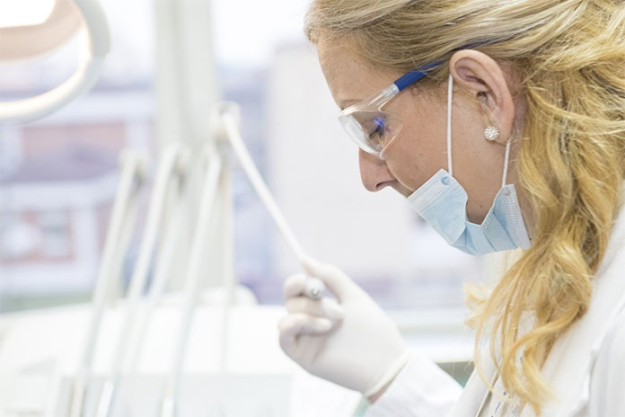 dent1 Piaskowanie zębów Sosnowiec