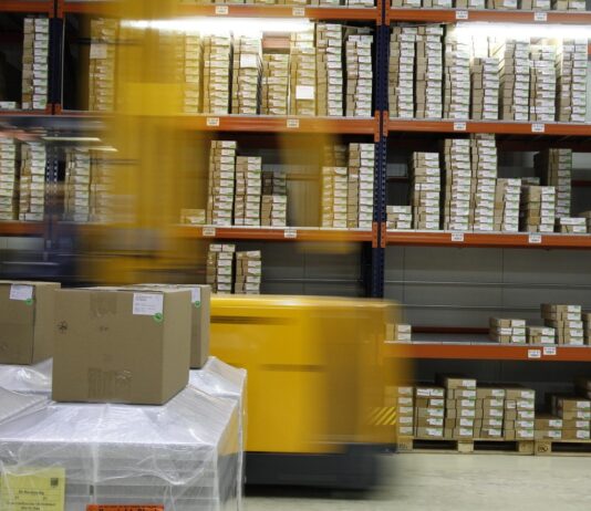 Zautomatyzowana paletownia a kontrola temperatury – jak łączyć chłodzenie z ruchem palet? automatyczny magazyn palet