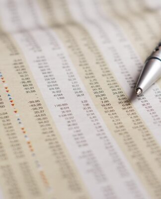 Grawer na długopisie jako znak pokoleniowy – pamiątka, która łączy historie rodzinne długopisy metalowe z grawerem